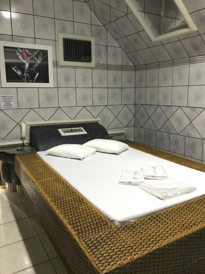 Genus Motel (Adults Only) Uberaba Eksteriør bilde